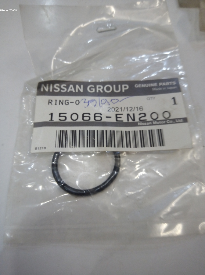 Кольцо резиновое(лобовина-блок) 15066EN200 NISSAN 